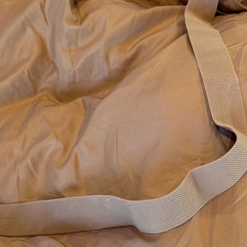Fabletics Wonder Crush Velour Cropped Puffer Jacket in Teddy Size L - Picture 10 of 15